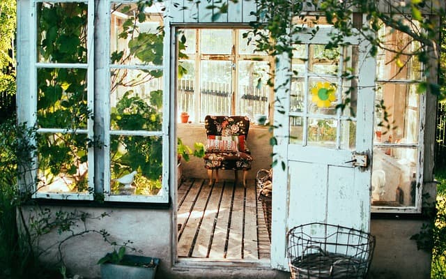Guide Pratique : Comment Restauration et Rénovation se Complètent